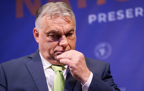 Orbán Viktor beperelt egy csomó szerkesztőséget